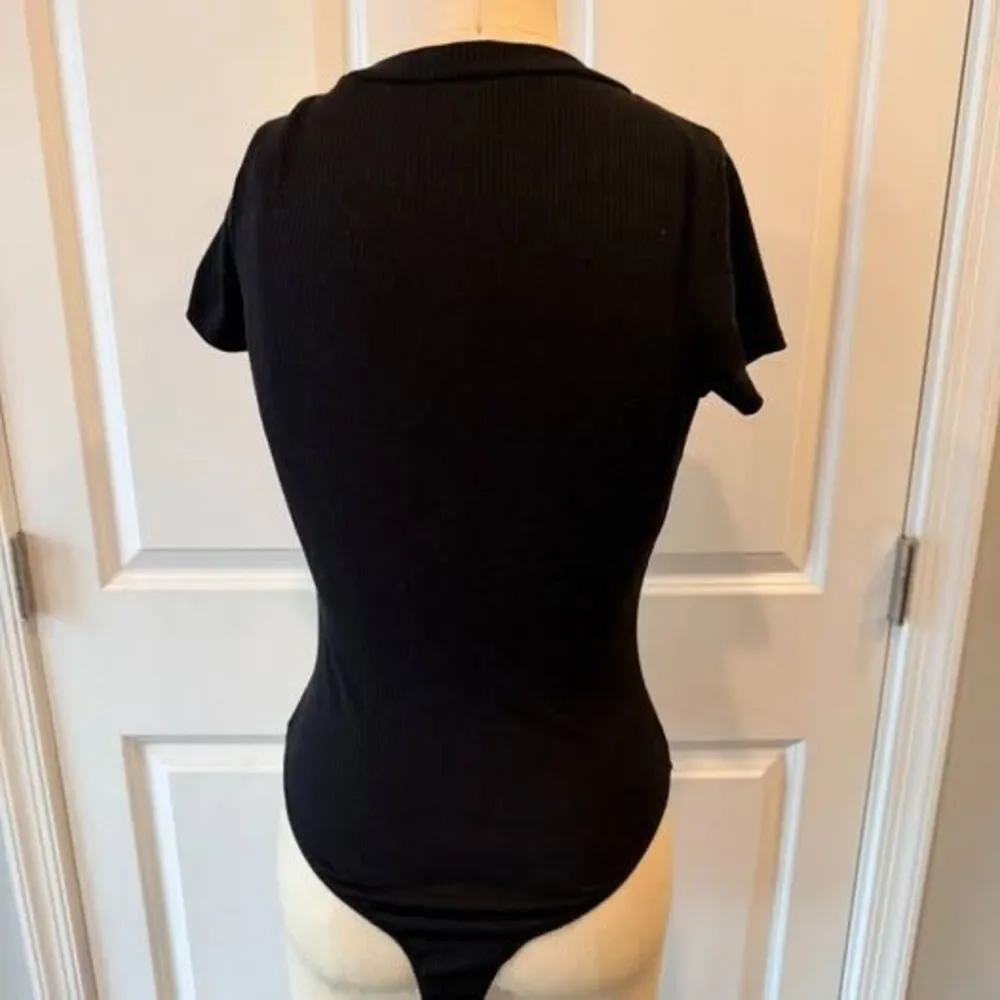 Pink Lily Black Ribbed Button Front Bodysuit Women's Small - Picture 2 of 6